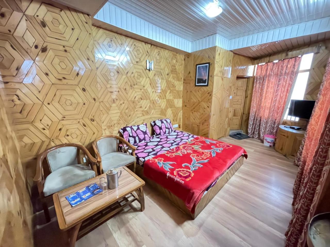 Hotel Snowflake Нарканда Екстериор снимка